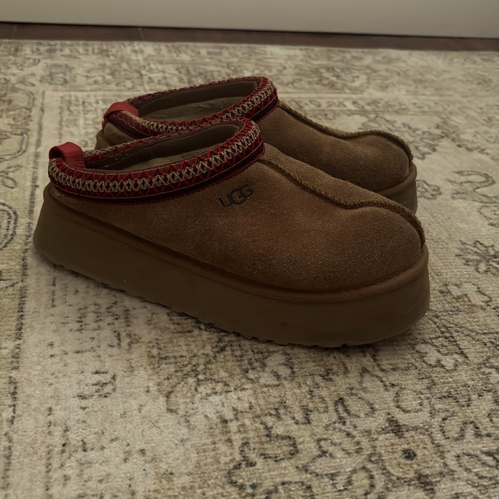 UGG Tazz Platform Slipper in Chestnut